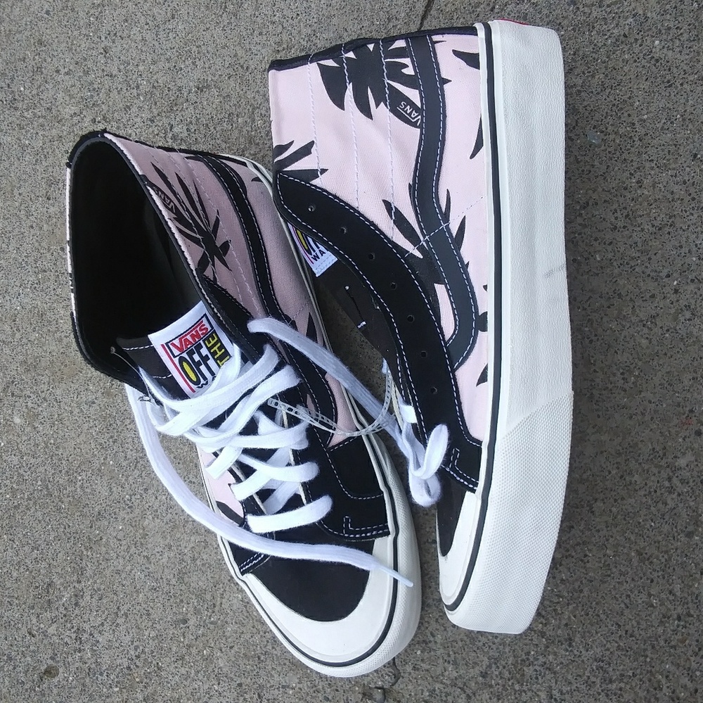Vans high top shoes NWT